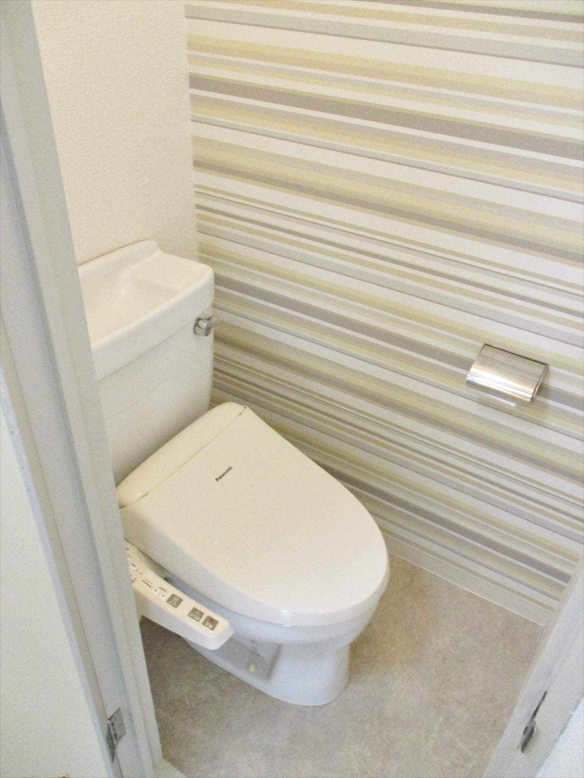 ＪＲ関西本線 平野駅 徒歩5分 7階建 築43年のトイレ写真