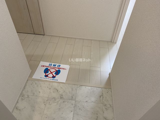 わかやま電鉄貴志川線 田中口駅 徒歩3分 3階建 築7年の玄関写真