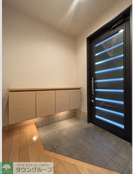 港北区篠原台町戸建の玄関写真