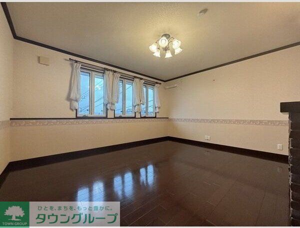 港北区篠原台町戸建の内装写真