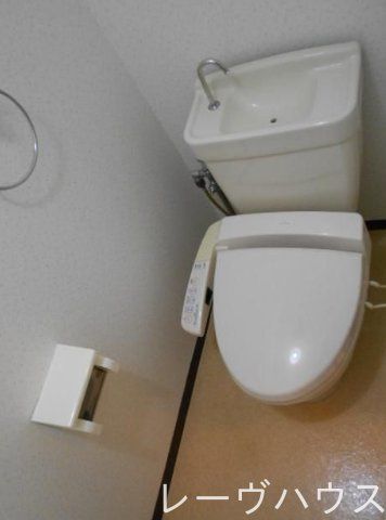 地下鉄空港線 東比恵駅 徒歩10分 11階建 築43年のトイレ写真