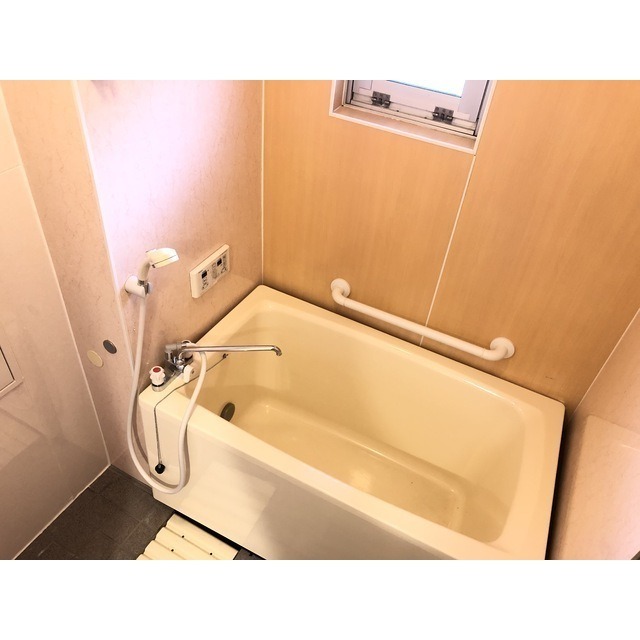 第一清和ビルの風呂写真