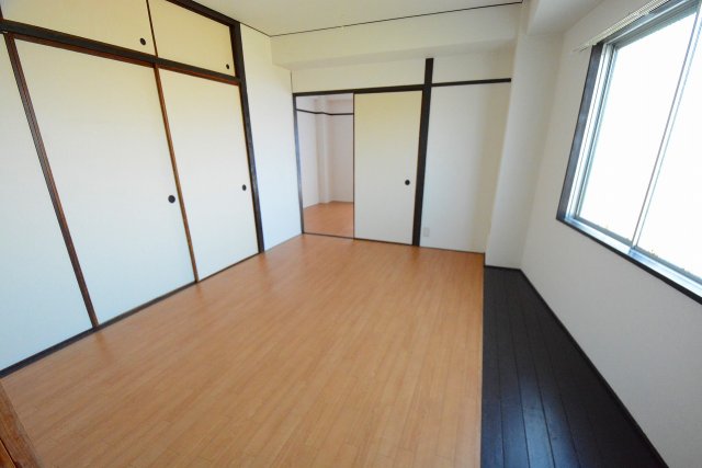 浜甲シーサイドマンションの居間写真