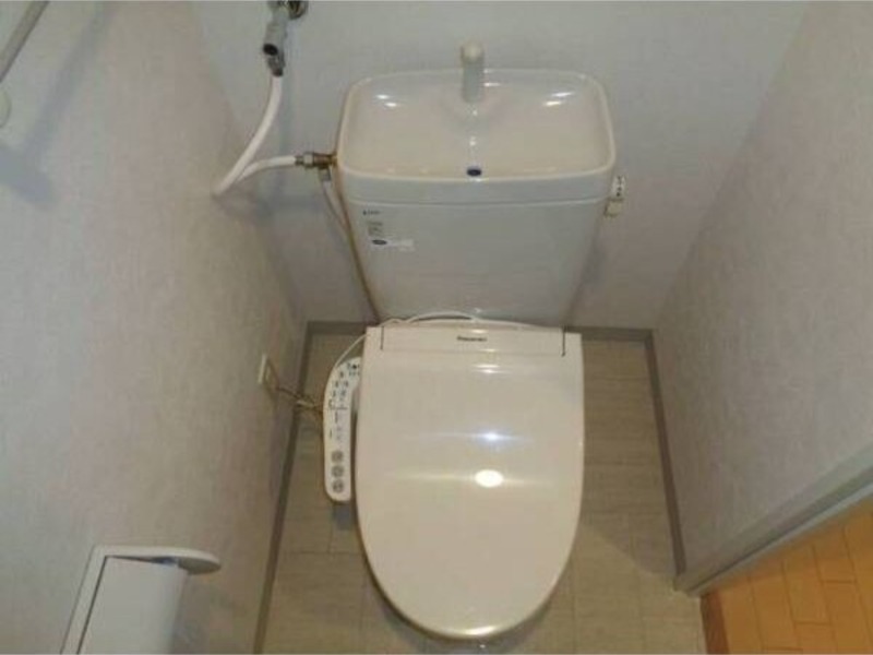 Many’s Courtのトイレ写真