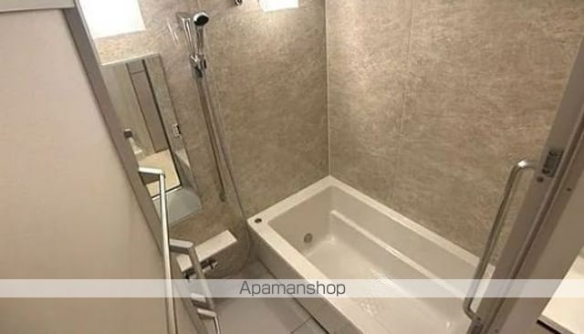 都営三田線 志村三丁目駅 徒歩6分 8階建 築3年の風呂写真
