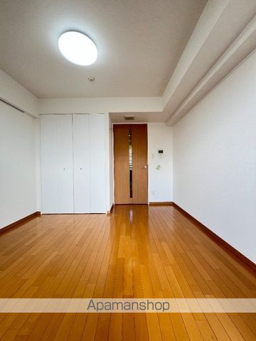 レジディア船橋I・IIの居間写真