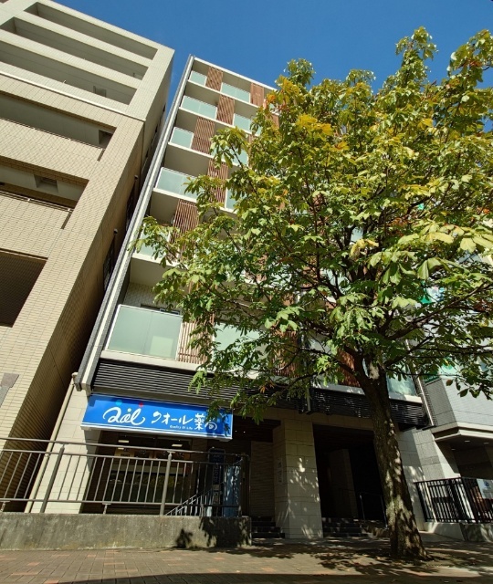 建物外観　駅前立地の人気物件！