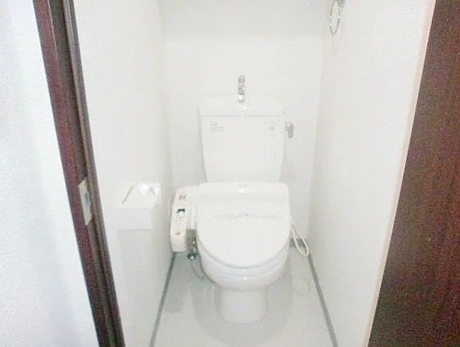 東京メトロ半蔵門線 水天宮前駅 徒歩2分 13階建 築23年のトイレ写真