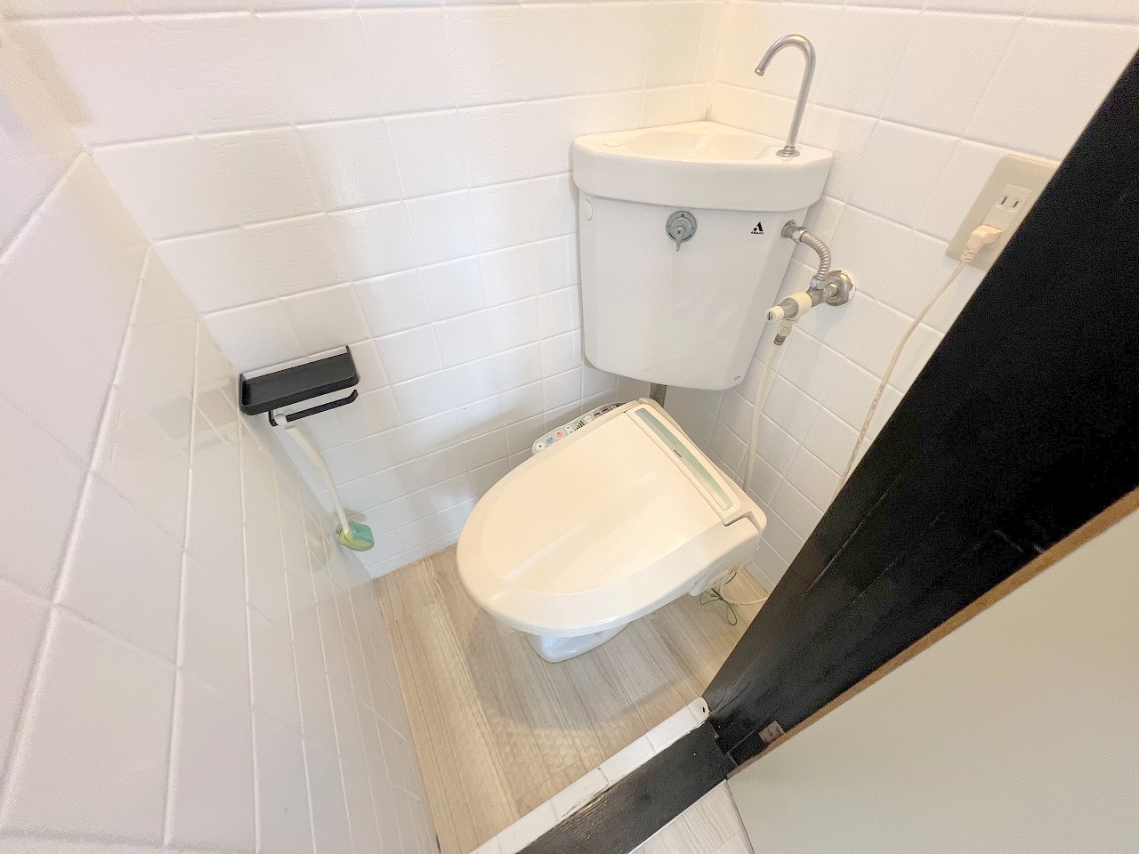 地下鉄千日前線 南巽駅 徒歩15分 3階建 築48年のトイレ写真