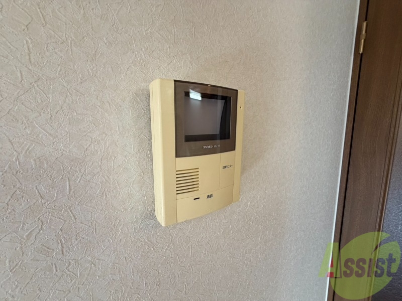 セキュリティ　ＴＶモニター付インターホンです。来客者の顔が見えるので安心！
