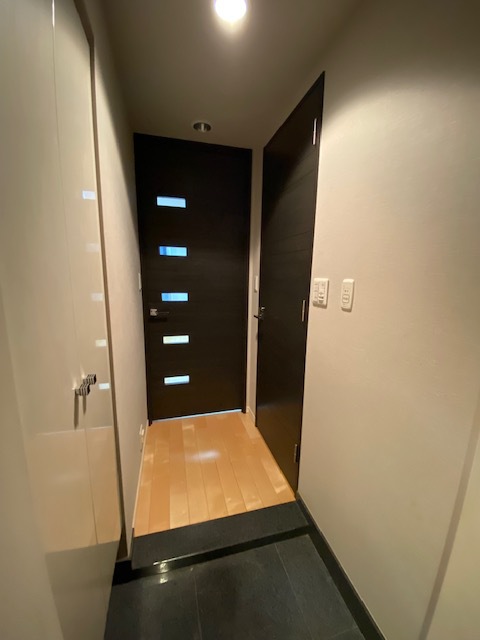 グラーサ白金高輪の玄関写真