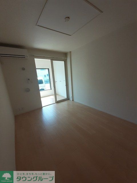 イリーデ ディーオ カーサの居間写真