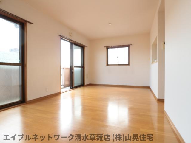 グランディールKの居間写真