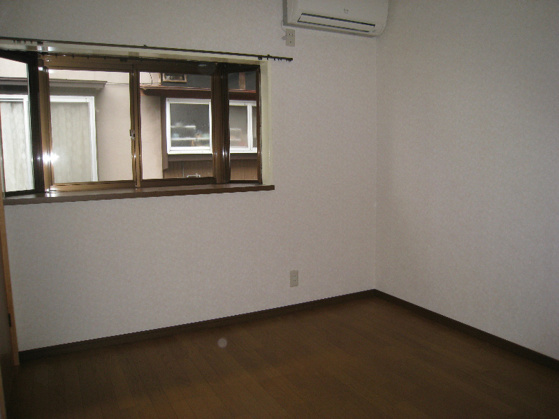 グレイスハイツEの居間写真