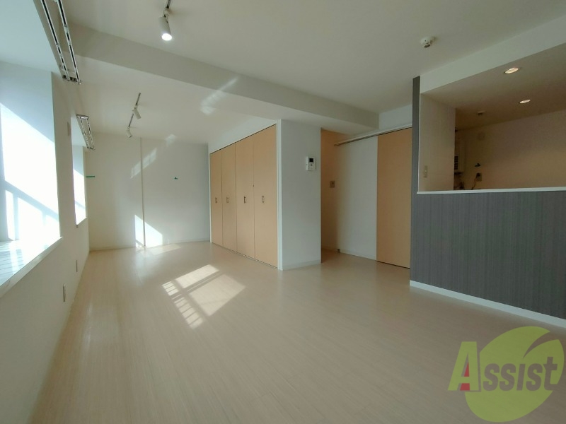 居室・リビング　広くてキレイなお部屋が広がっていて、充実した生活が送れそう。