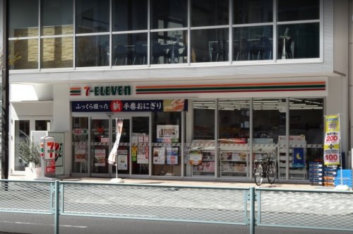 コンビニ　セブンイレブン 大田区蒲田あやめ橋店（コンビニ）まで182m