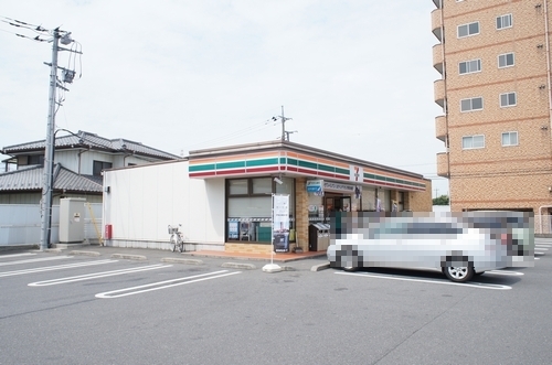 コンビニ　セブンイレブン小山城北店（コンビニ）まで329m