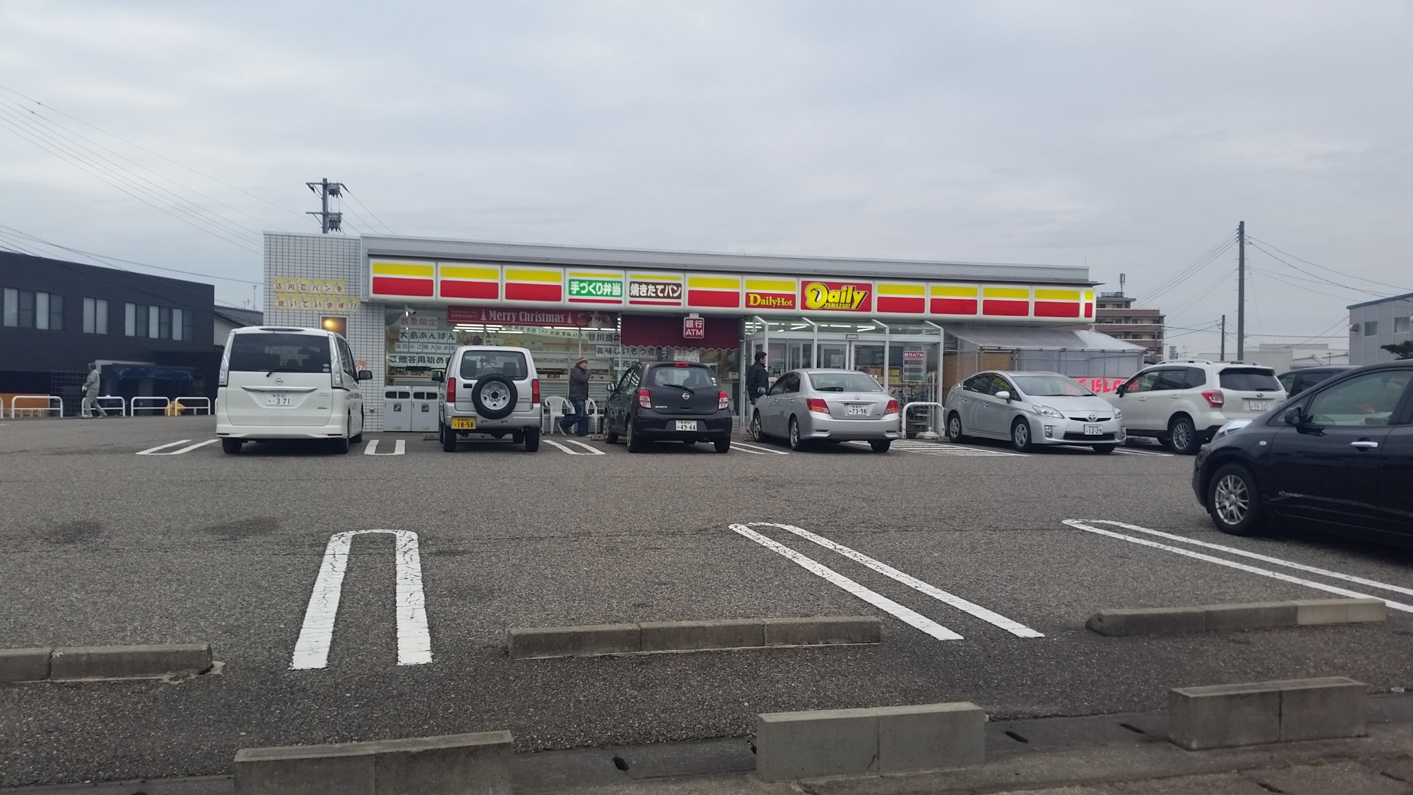 コンビニ　デイリーヤマザキ新潟大島店（コンビニ）まで586m