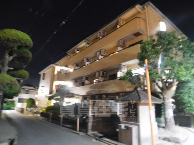 池田市井口堂のマンションの建物外観