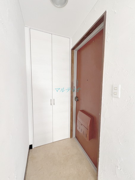 玄関　広めのシューズボックスございます♪