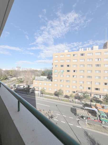 その他　目の前に公園がある開放感のある眺望