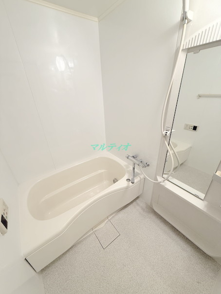 バス・シャワールーム　追い焚き機能付きバスルーム