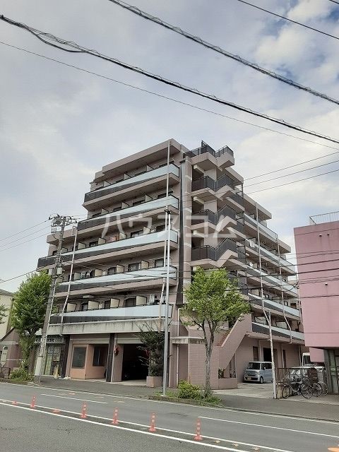 川崎市中原区新城中町のマンションの建物外観