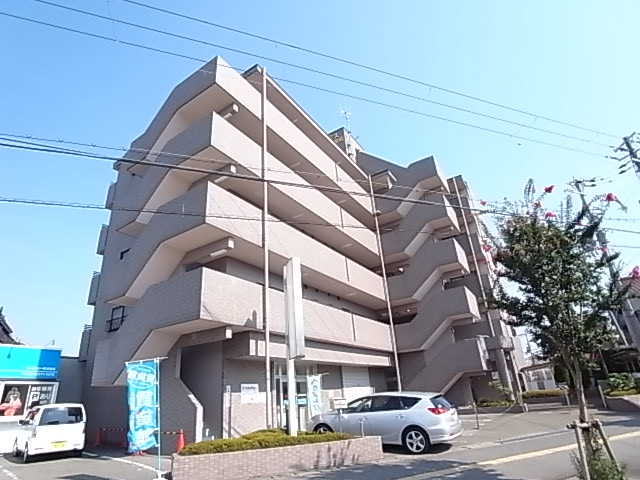 【姫路市網干区高田のマンションの建物外観】