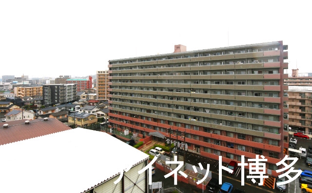 福岡市東区松田のマンションの建物外観