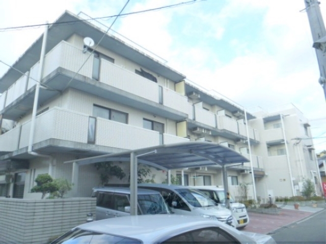 京都市東山区本町１９丁目のマンションの建物外観