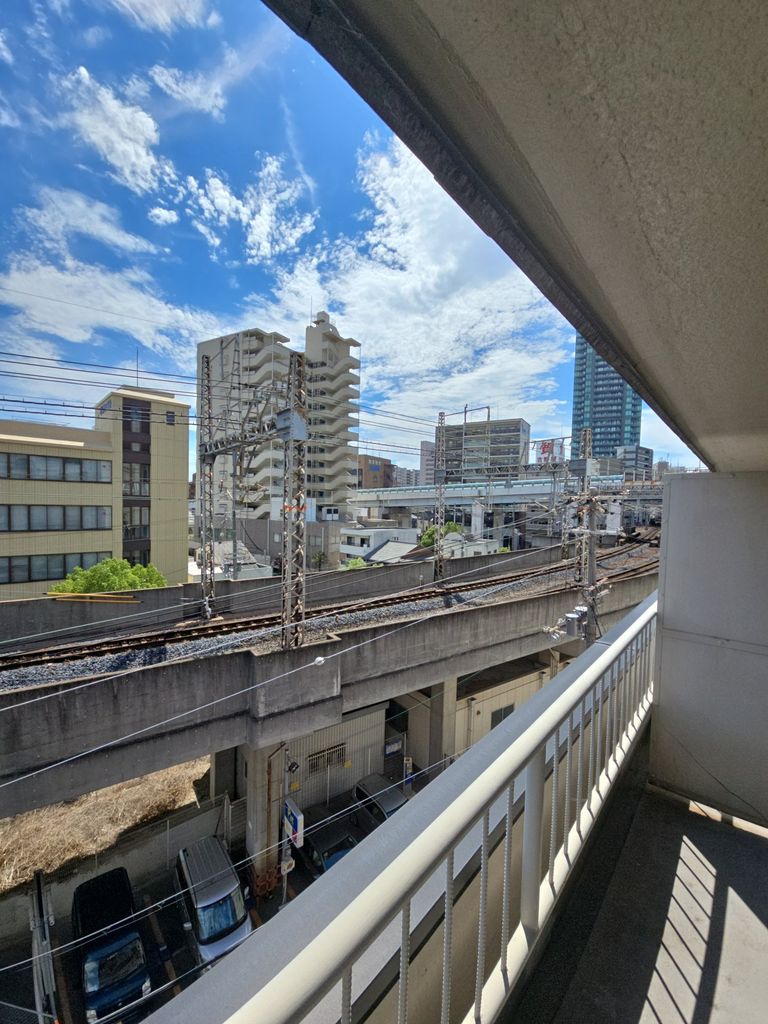 【大阪市阿倍野区天王寺町南のマンションのバルコニー】