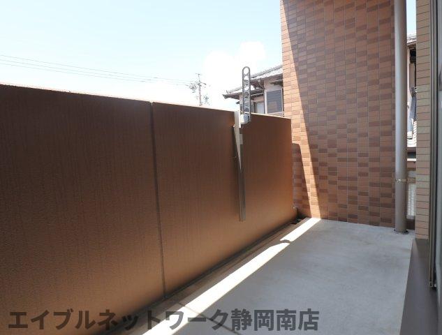 バルコニー　落ち着いた時間を過ごせるバルコニーです