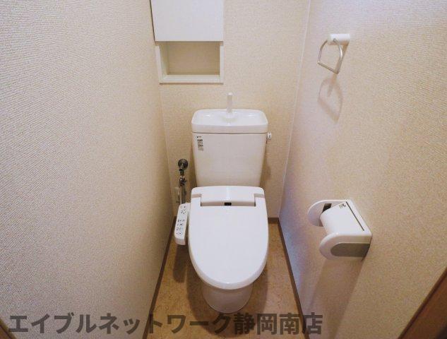 トイレ　落ち着いたトイレです