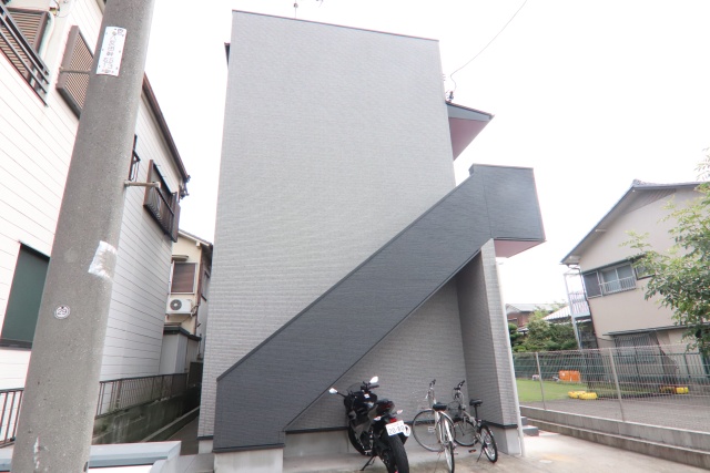 【LuvStyle新守牧の建物外観】