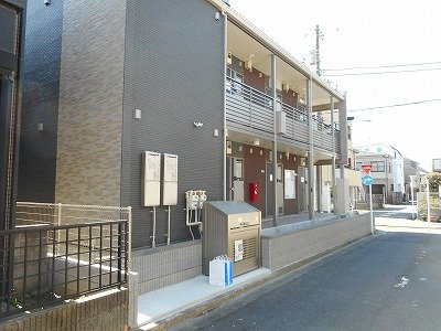 【川崎市中原区新城のアパートの建物外観】