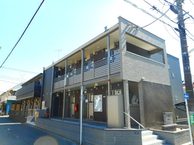 【川崎市中原区新城のアパートの建物外観】