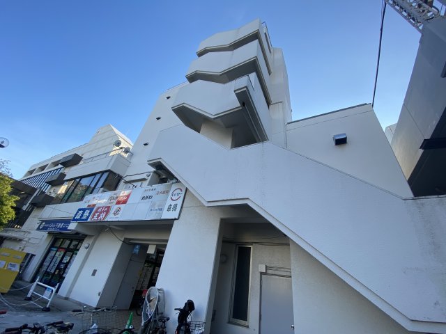 【サンビスタ西台の建物外観】