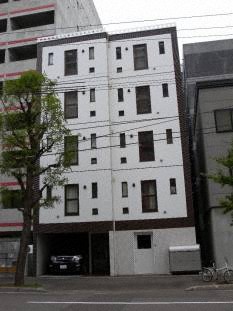 札幌市中央区南三条東のマンションの建物外観