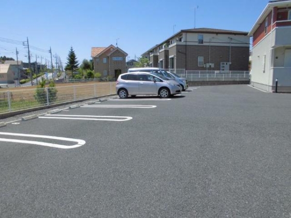 【セイバリー　IIの駐車場】