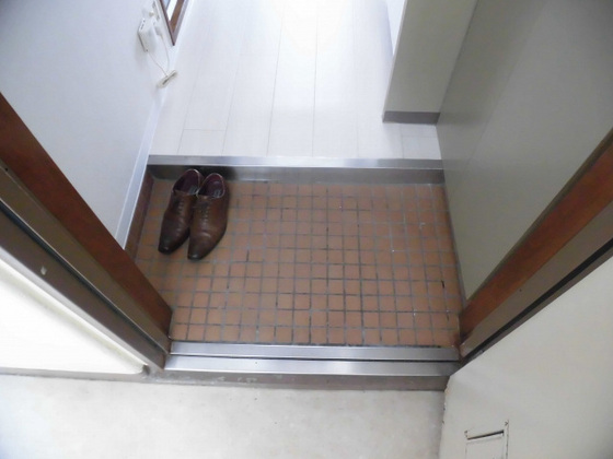 玄関　※別部屋の写真です