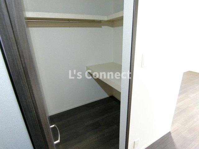 収納　ウォークインクローゼットでお荷物もすっきり収納。