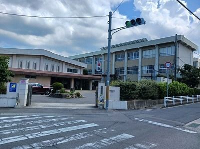 小学校　高松市立林小学校（小学校）まで650m