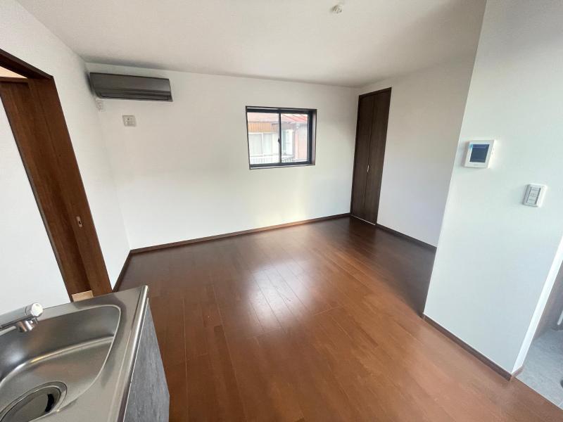 居室・リビング　室内