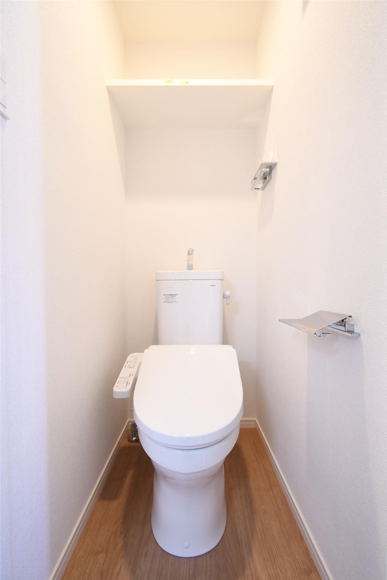 トイレ　温水洗浄便座