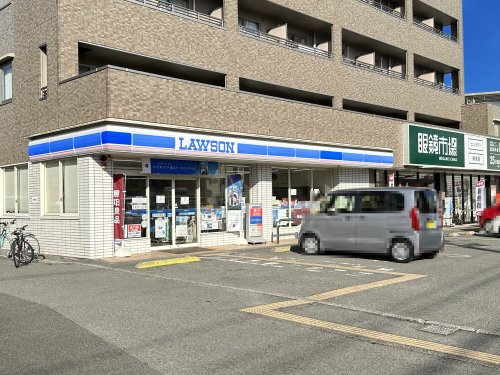 コンビニ　ローソン 高知朝倉駅前店（コンビニ）まで983m