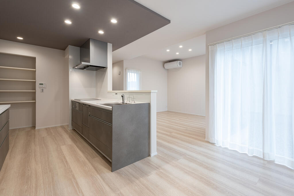 キッチン　IHコンロスライド式キッチン・家事時間短縮の食洗機有。