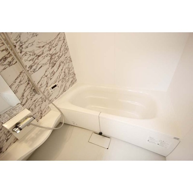 バス・シャワールーム　足を伸ばせる一坪風呂★