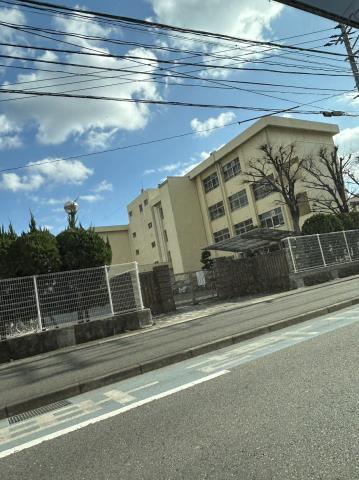 高校・高専　福岡県立小倉南高等学校食堂（高校・高専）まで276m