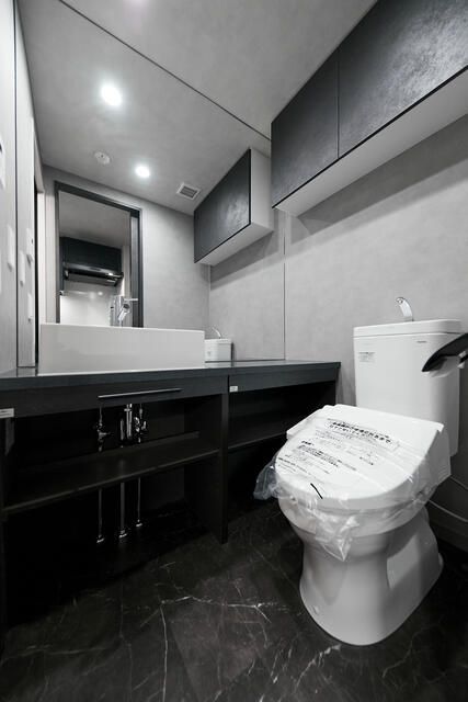 トイレ　※写真は同タイプ住戸です。