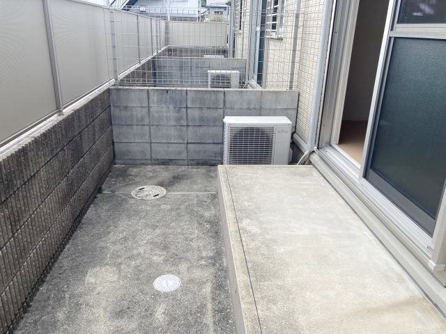バルコニー　庭　同仕様